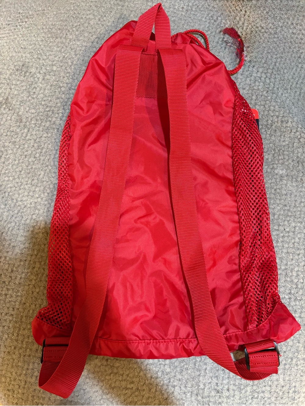 Speedo Red Mesh Drawstring Swim Backpack - Picture 2 of 5
